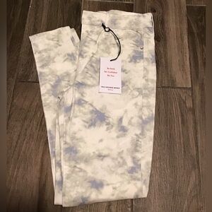 NWT!  Skinnygirl Light Blue and White Tie-Dye Skinny Jeans